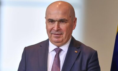 Bolojan anunță sute de angajări și ajustarea salariilor conform inflației în 22 de companii din localitate.