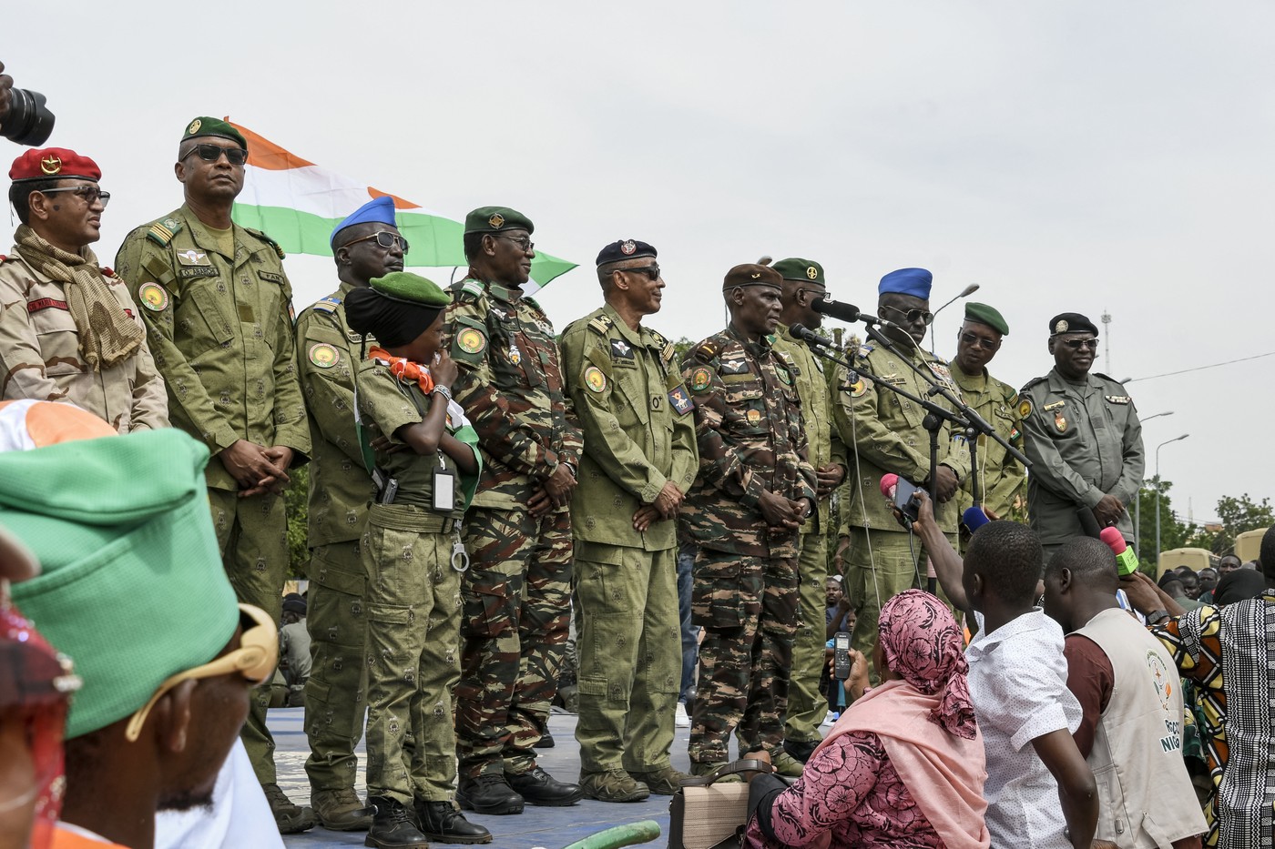 Tentativa de puci din Niger. Franța este acuzată de implicare în rebeliunea împotriva juntei militare.